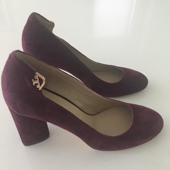 tory burch round toe pumps